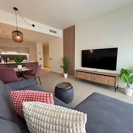 Mediterranean Gardens Apartment *