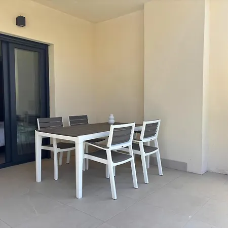 Mediterranean Gardens Apartment *