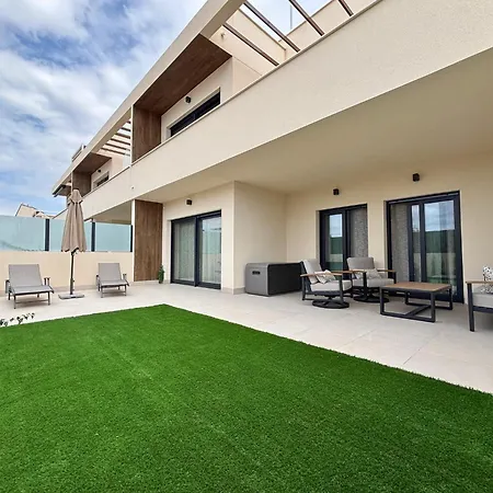 Mediterranean Gardens Apartment *